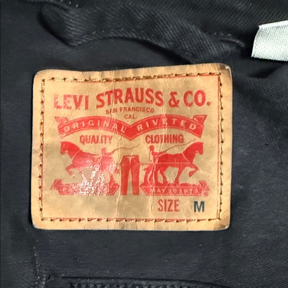 Levi's Men's Charcoal Denim Jacket - Picture 2 of 4